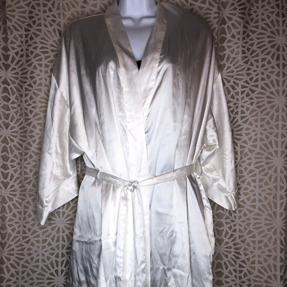Victoria’s Secret White Satin Bridal Robe - Picture 3 of 8